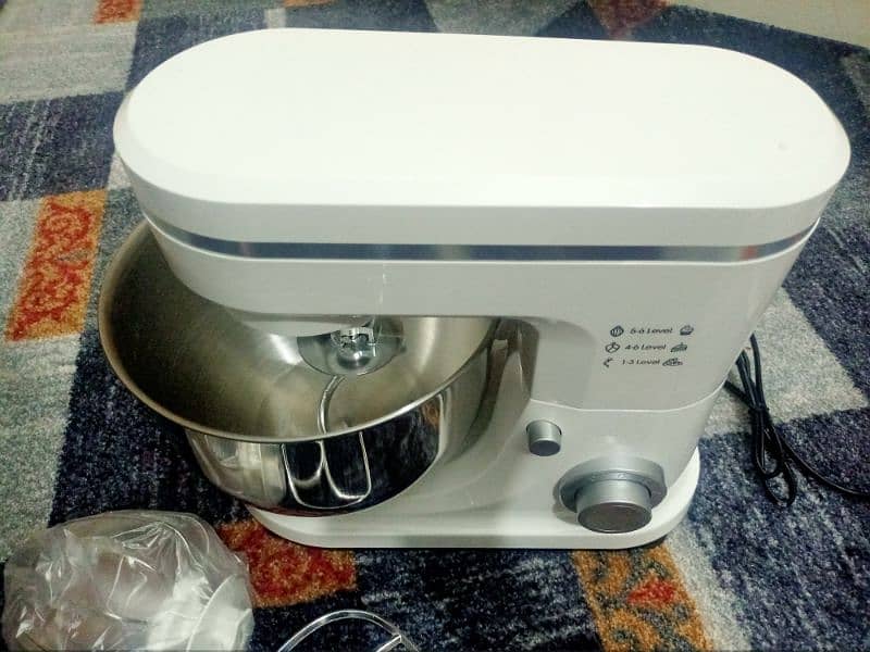 Multifunctional stand Mixer 1