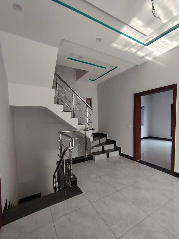 10 Marla Upper Portion For Rent Hot Location 4