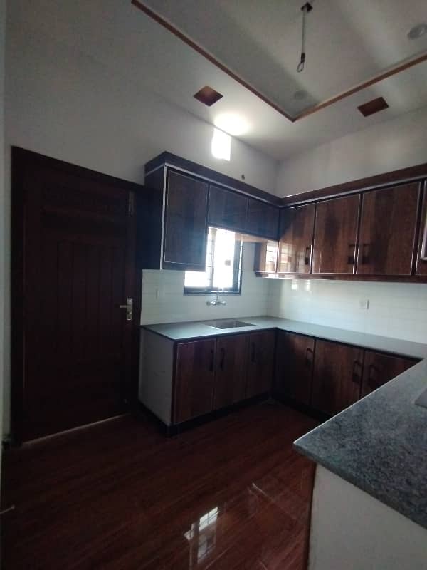 10 Marla Upper Portion For Rent Hot Location 6