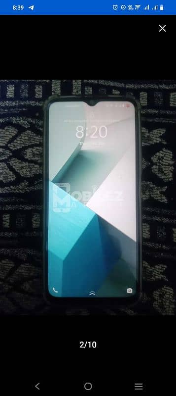 vivo Y17s mobile with 4 + 4 128 Ram Rom and 8MP Front and Back 50+2 MP 9