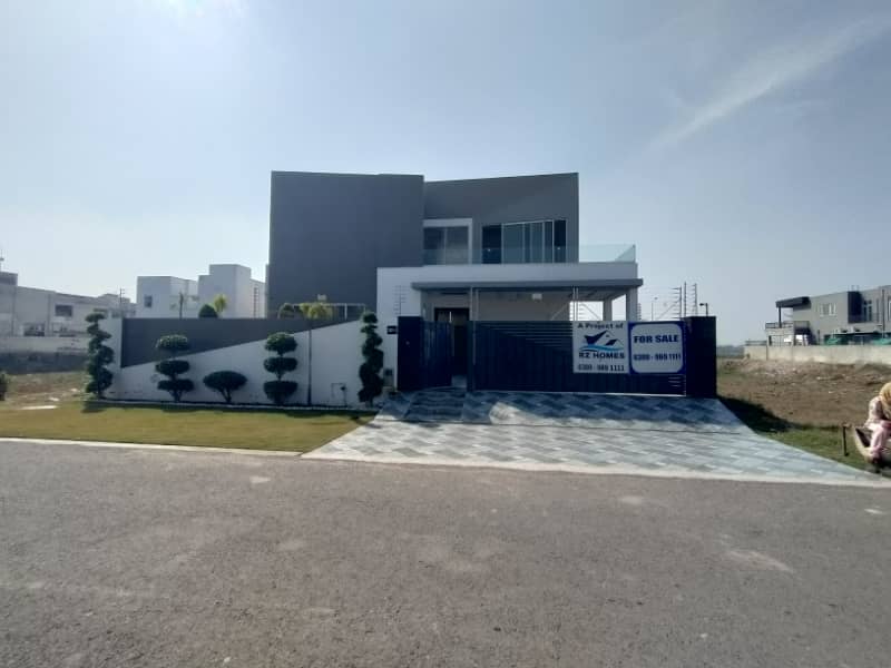 "Luxurious Modern Home For Sale In DHA Phase 8, Lahore A Masterpiece Of Elegance And Durability!" 100% Original Pics. . . 0