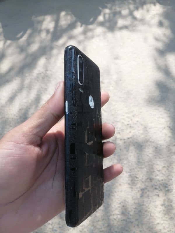 Motorola one action 4/128 for sale 3