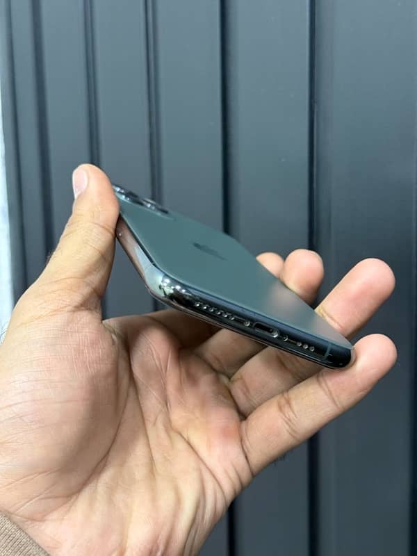 Iphone 11 pro 256gb dual sim pta approved.              12 13 14 15 16 1