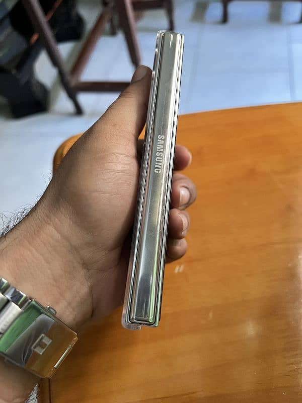 Samsung Z Fold 5, 256Gb with Original Box 2