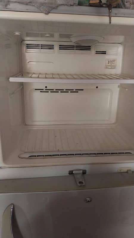 LG. non frost fridge for sale 2