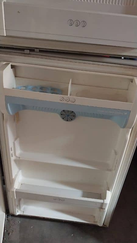 LG. non frost fridge for sale 4