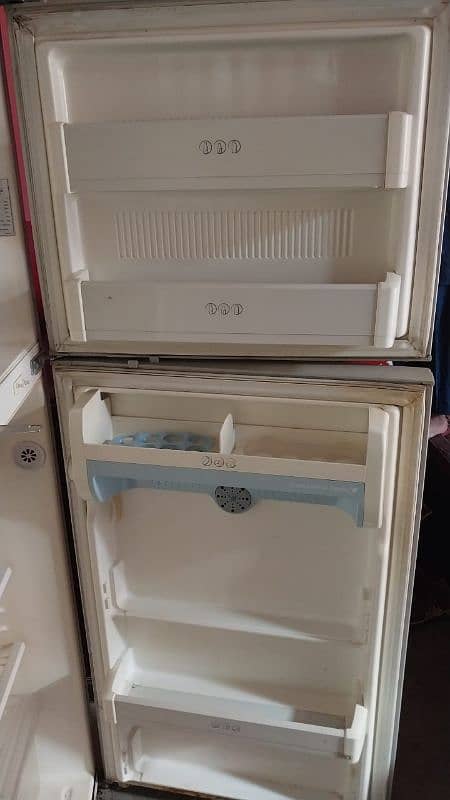 LG. non frost fridge for sale 5