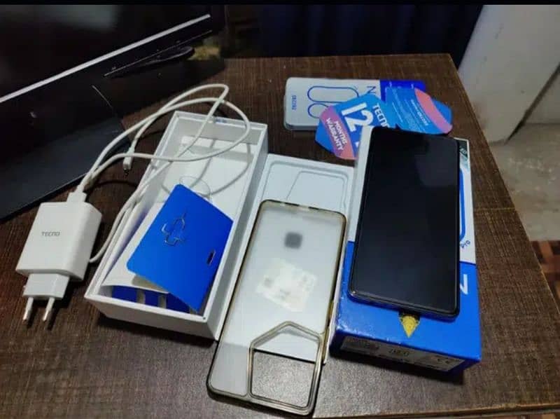 Tecno Camon 20 pro With box and charger 7