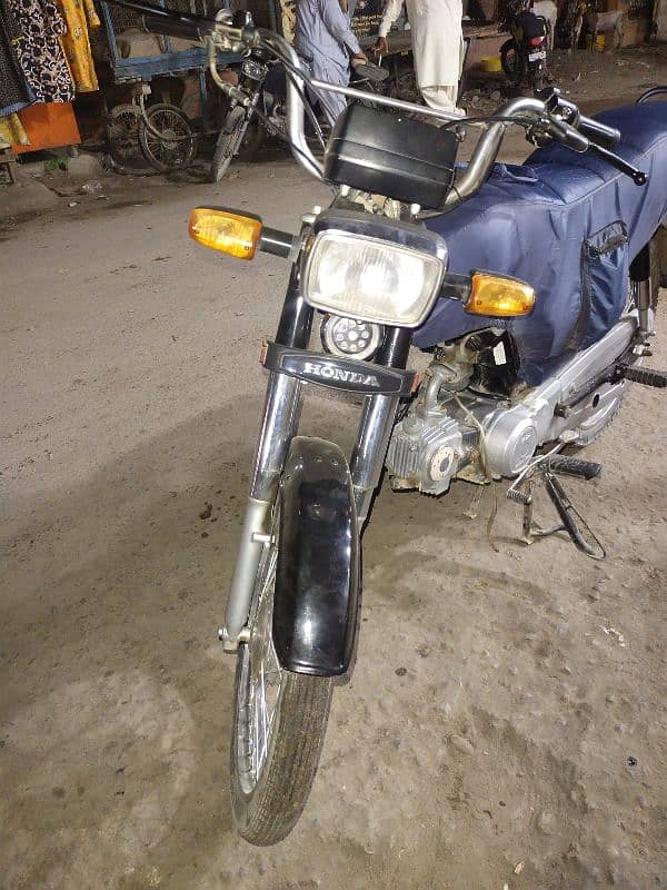 Honda CD70 5