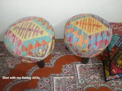 2 round stool