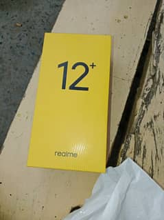 realme 12plus 5g. 8gb 256rom 67w charger AMOLED display