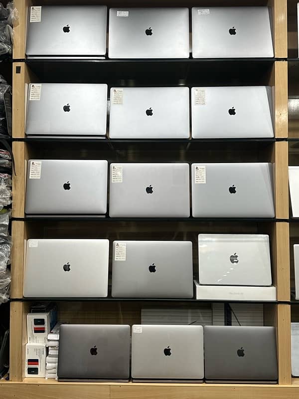 Macbook pro 2019 in immaculate condition 1