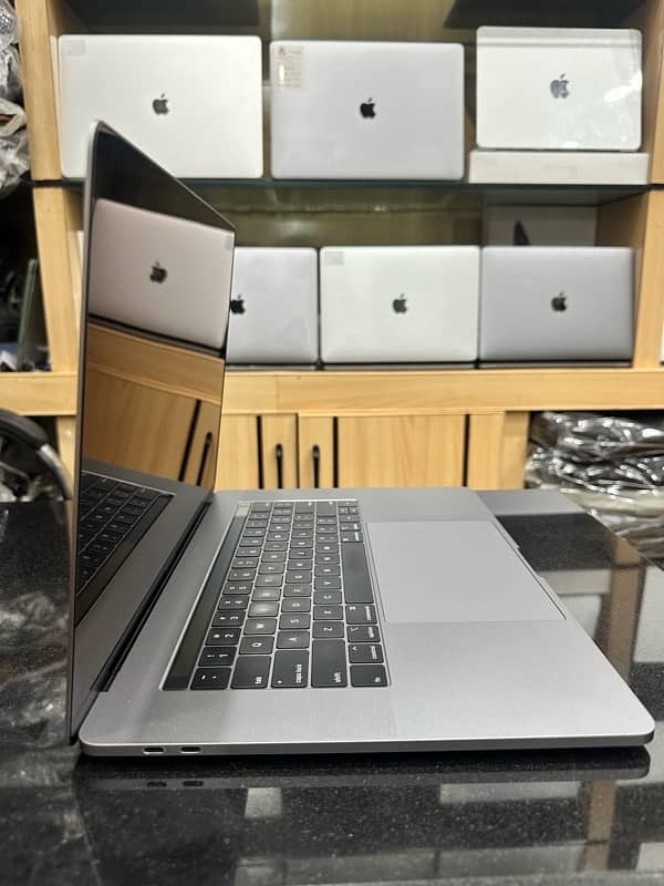 Macbook pro 2019 in immaculate condition 4