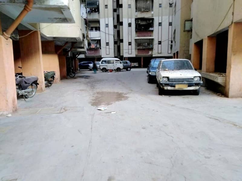 Idyllic Flat Available In Gulshan-e-Iqbal - Block 13-D2 For sale 12