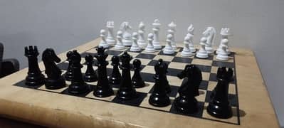 Medium Sized Plastic Chess Pieces