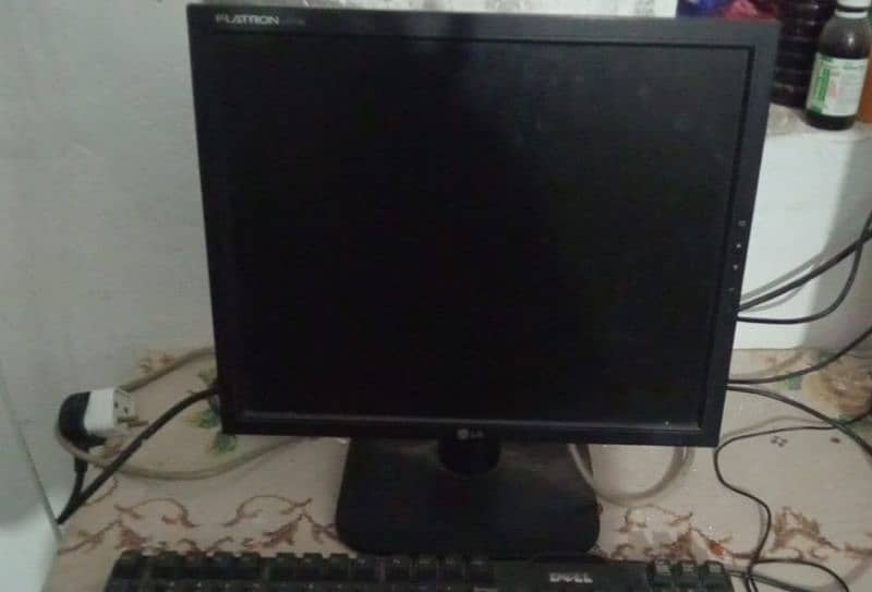 Computer LCD 17 inch Outclass Condition 2