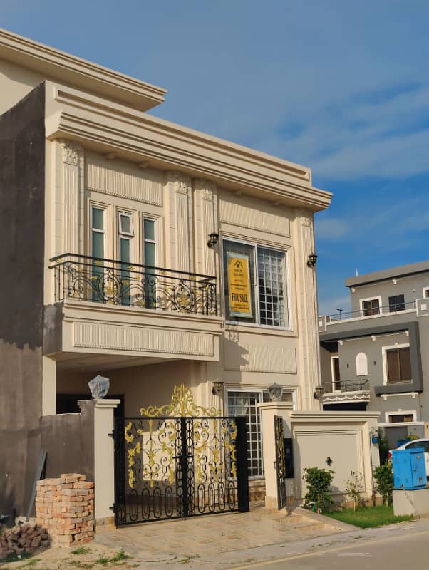 5 Marla Brand New Luxury House For Sale In Dream Gardens Lahore 0