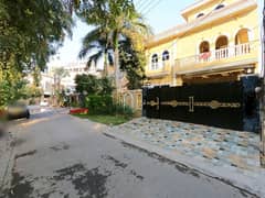 Gorgeous Facing Park 12 Marla House For sale Available In Johar Town Phase 1 - Block G1