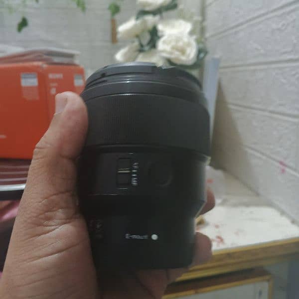 Sony 85mm 1.8 with box In Brand-new condition 2