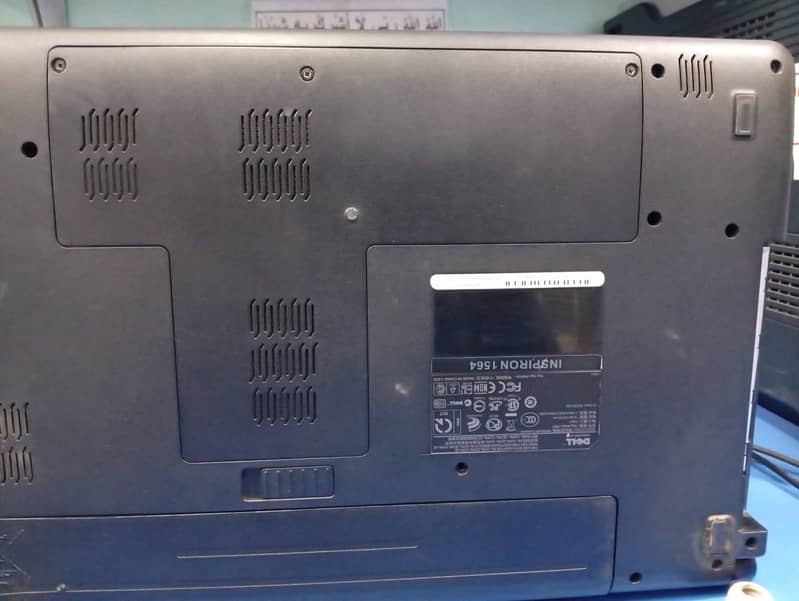 Dell Inspiron 1564, 256GB SSD, 8GB Ram 2