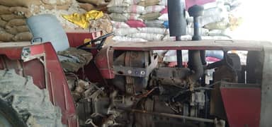 Massey Fergeuson 240 Model 2014 with a metal strong trolley support