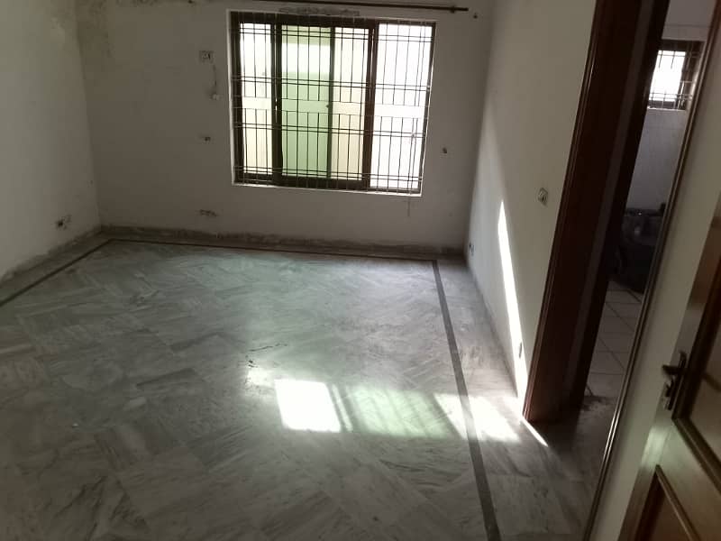 1 kanal outstanding independent full house 6 bedroom in DHA phase 3 block z for rent 18