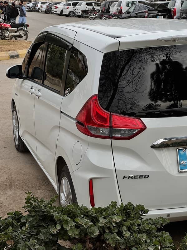 Honda Freed 2016 4