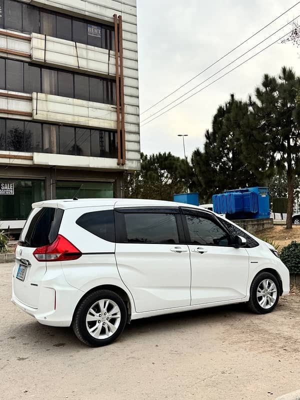 Honda Freed 2016 8