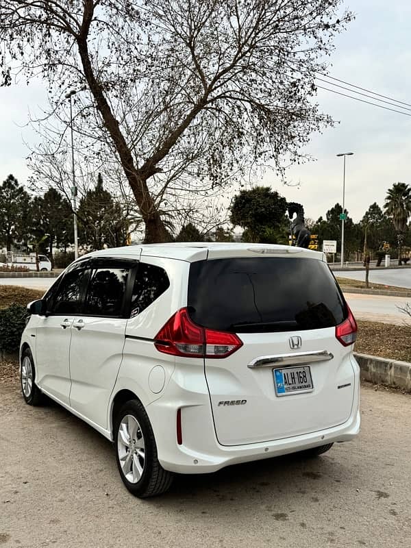 Honda Freed 2016 9