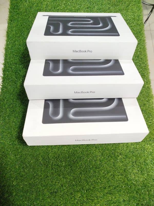 MacBook  (M1 PRO 14inch, M3 pro 14inch, M4 pro 16 inch) 1