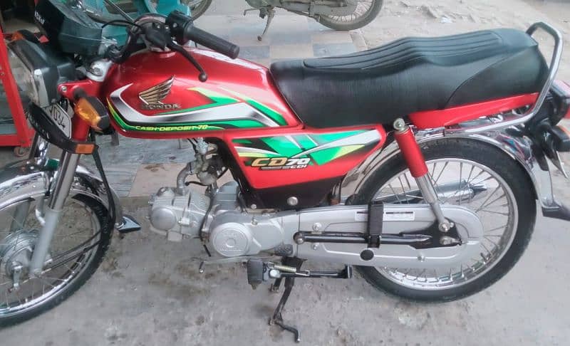 Honda CD70 Bike 3