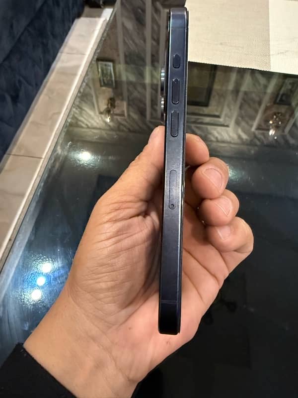 iPhone 15 Pro Titanium Blue 5