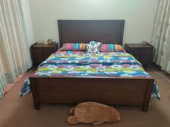 kikar wood king size bed set with side tables