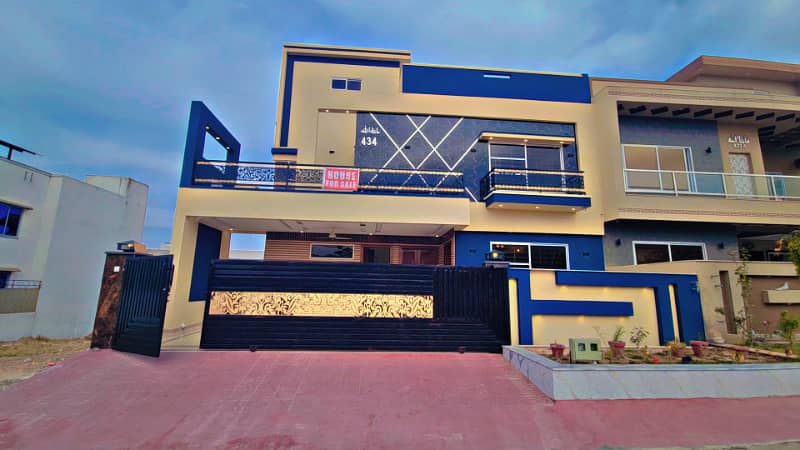 10 Marla Luxury Facing park View ultra modern Amazing design Brand New very beautiful hot location house for sale in Media Town Islamabad 0