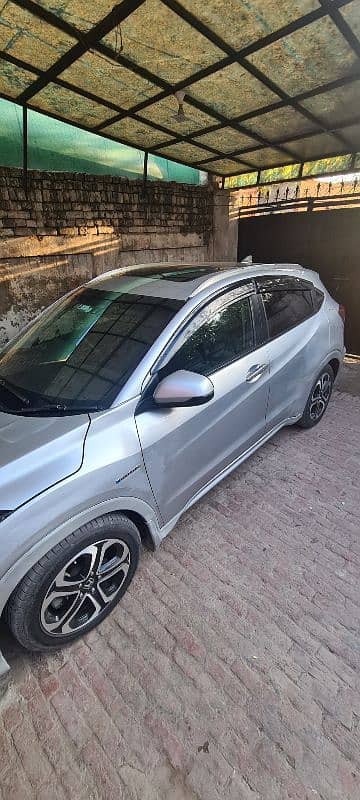 Honda Vezel 2014 Sunroof Panoramic roof only one in town with sunroof 13