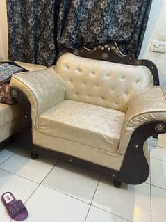 full sofa set 6 seater  in good condition