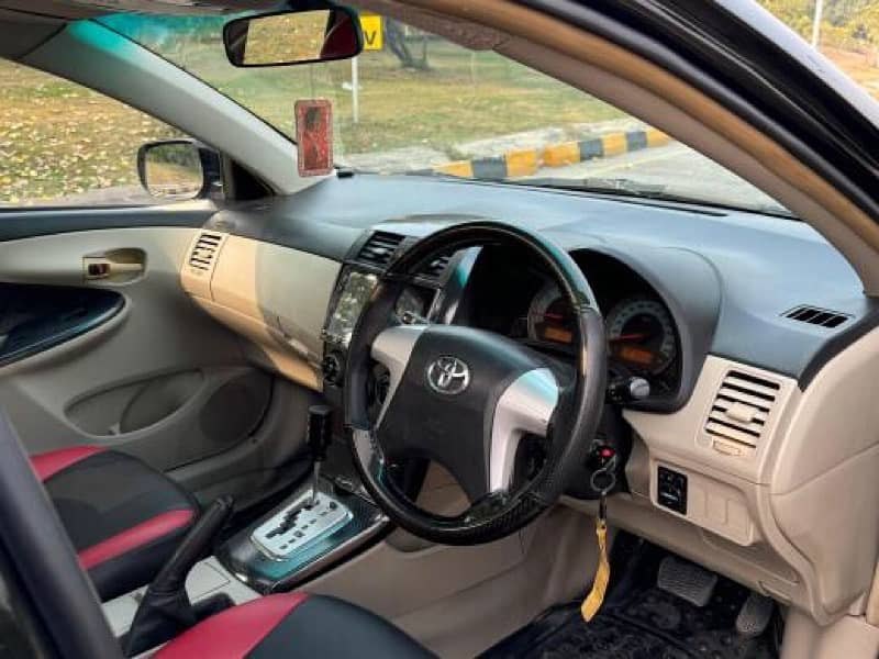 Toyota Corolla Altis 2013 4