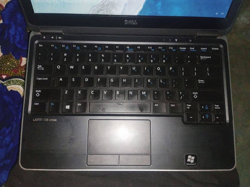 Dell latitude E7240 0321/48/39/249 1