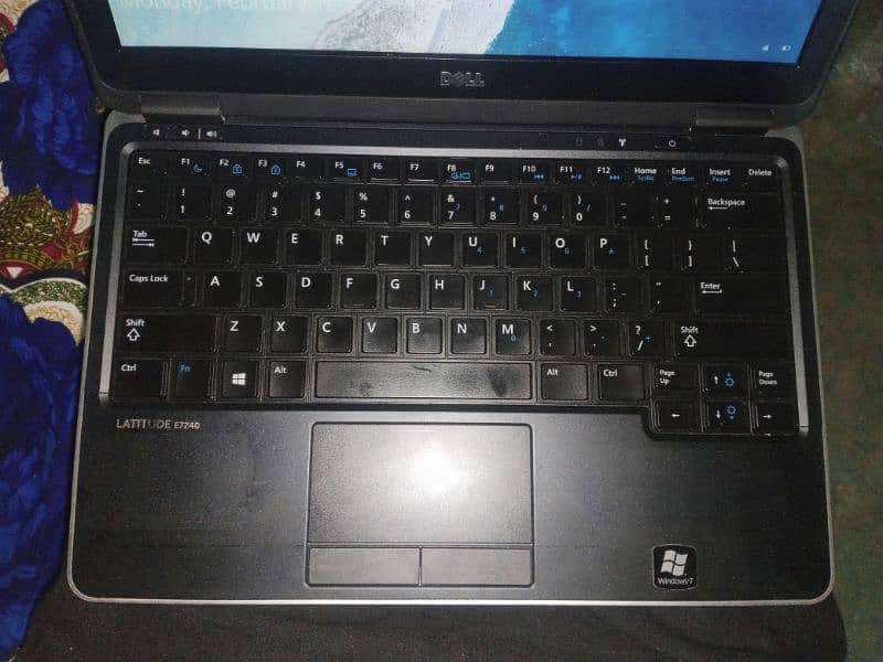 Dell latitude E7240 0321/48/39/249 5