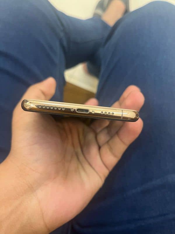 iphone XsMax (PTA APPRoved) 2