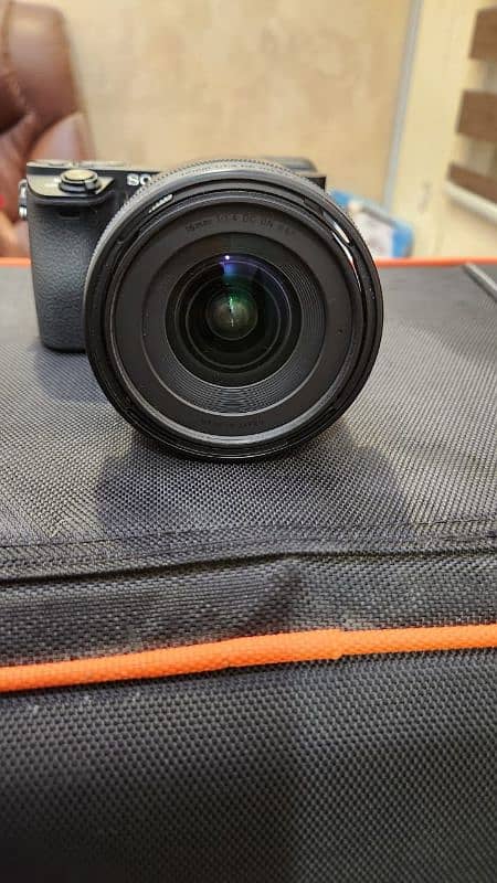 Sony a6500 with Sigma lense 16mm F1.4 10/10 condition 3