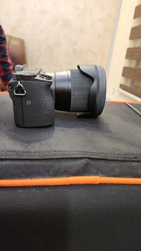 Sony a6500 with Sigma lense 16mm F1.4 10/10 condition 4