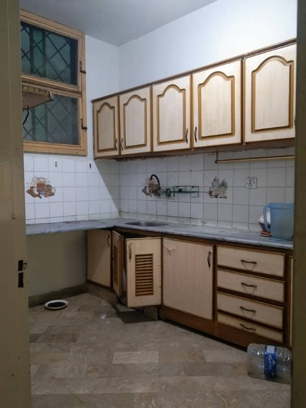 Outclass 3 bed dd flat for rent 5