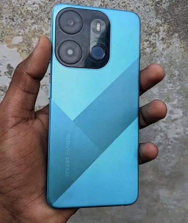 tecno spark go 2023 4+3gb 64gb with box charger 10 by 10 0