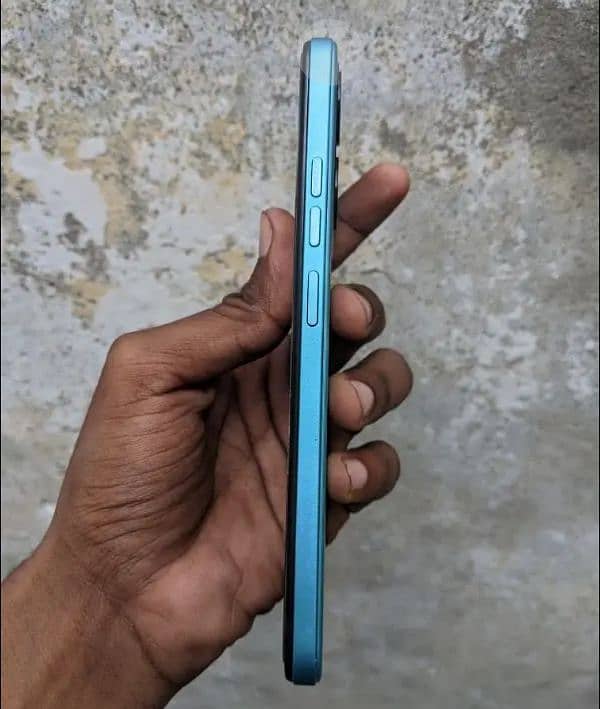 tecno spark go 2023 4+3gb 64gb with box charger 10 by 10 4