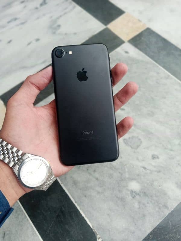 iphone 7 nonpta 32GB water pack all ok Exchange possible 03275139315 0