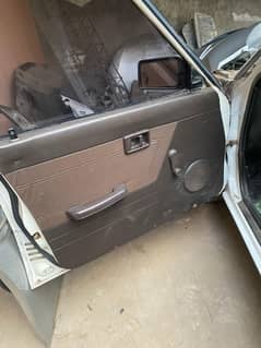 b12 Nissan sunny 86model doors