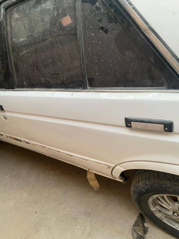 b12 Nissan sunny 86model doors 4