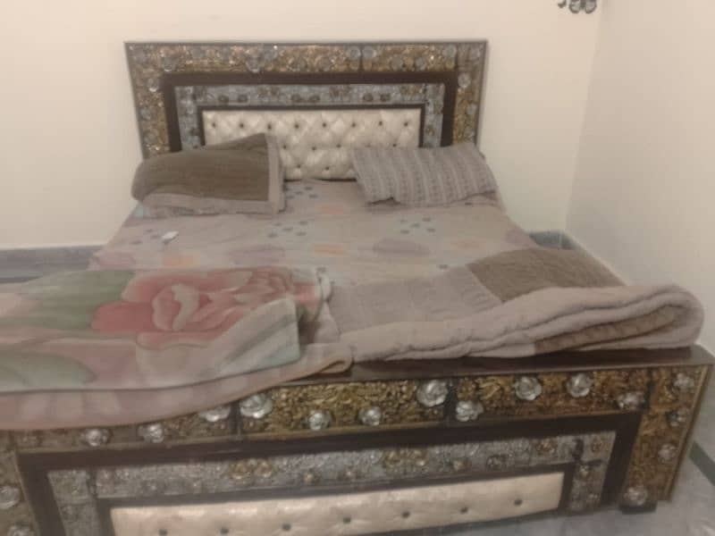 bed with dressing 1