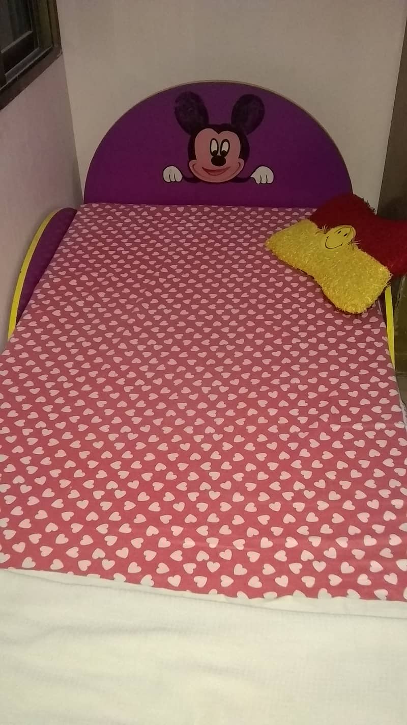 Urgent sale !Single bed 1